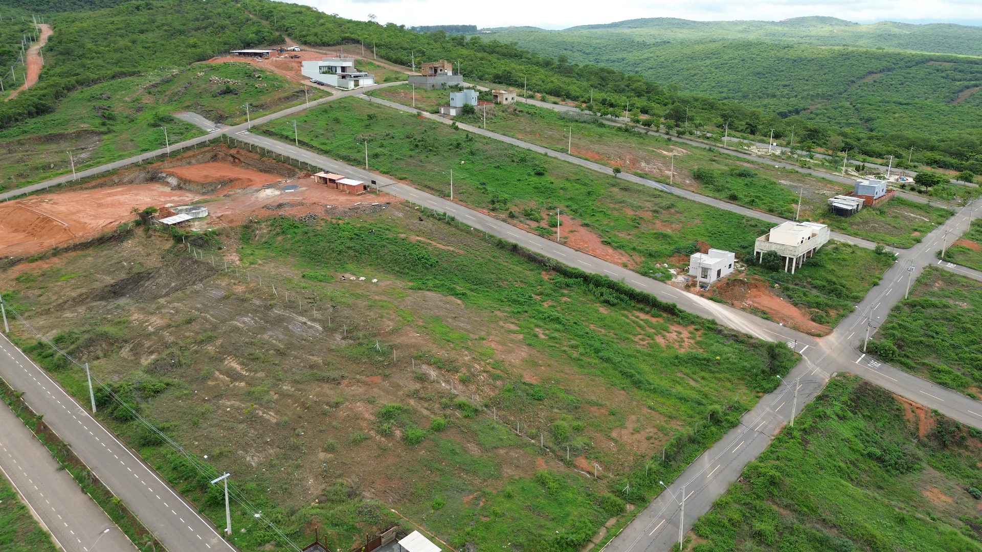Aérea do Boulevard mostrando o miolo residencial verde e a paisagem ao redor